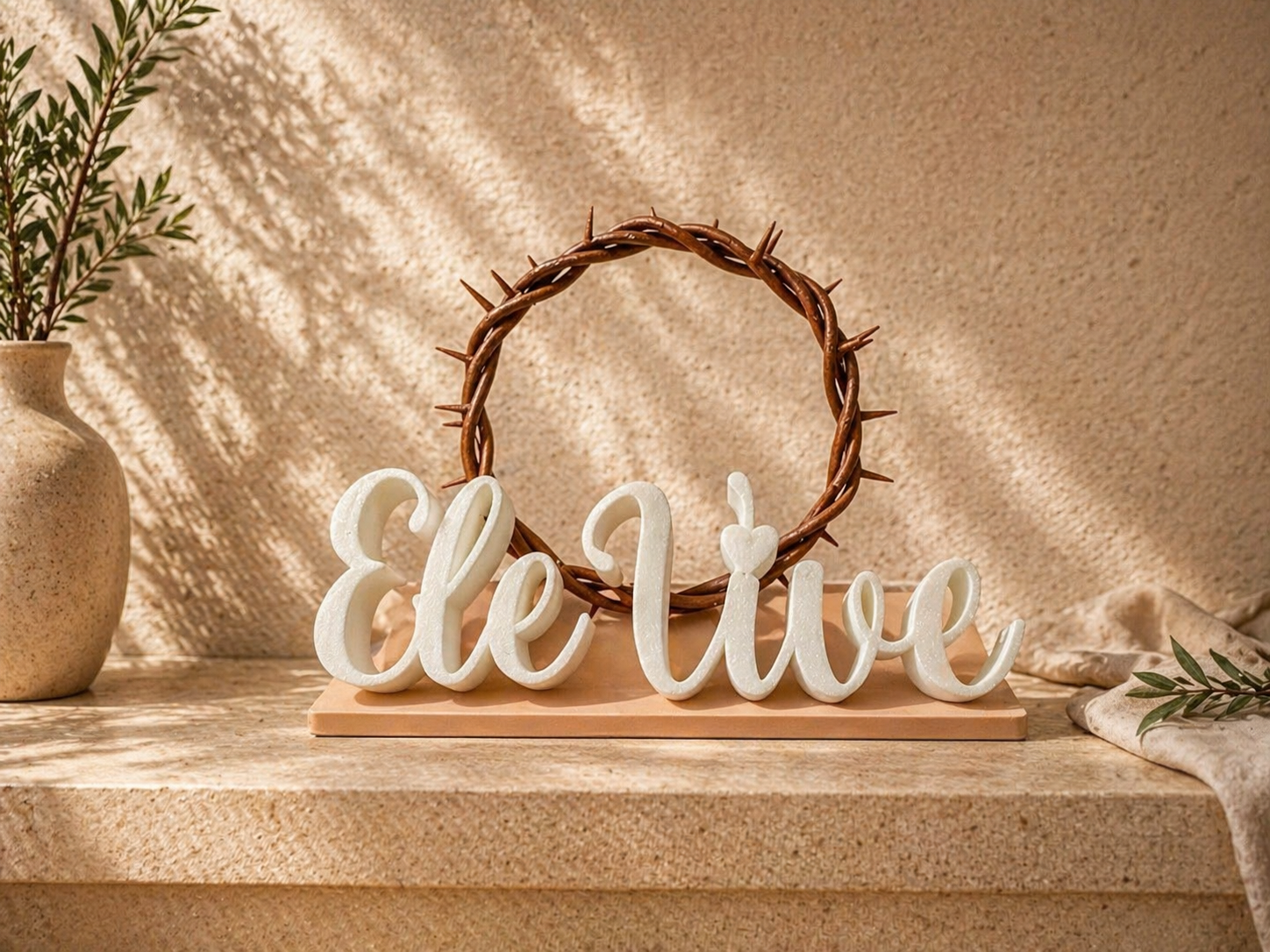 Ele Vive – Decoração de Mesa Cristã com Coroa de Espinhos